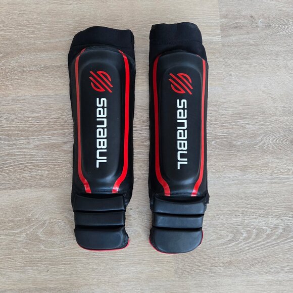 Sanabul Essential Hybrid Sleeve Kickboxing Shin Guards for MMA Shin Guards Muay - Picture 9 of 11
